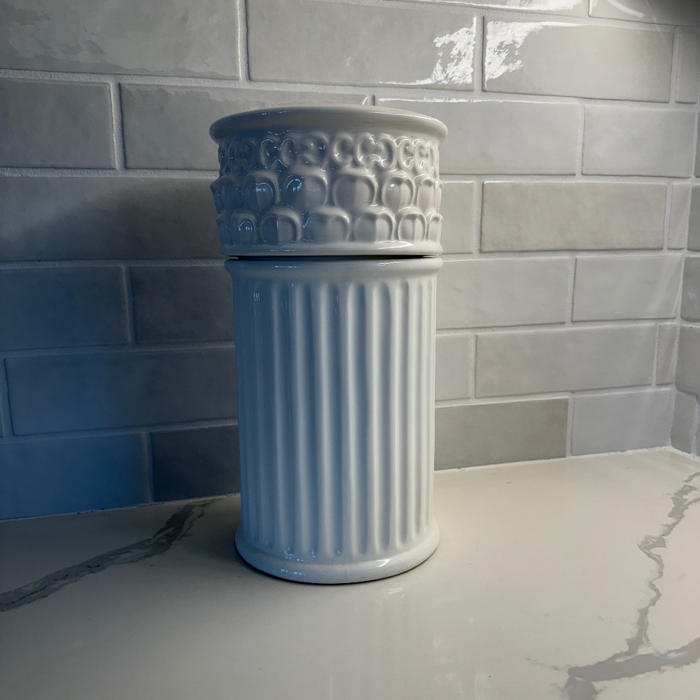 OCI Omnibus white Column canister